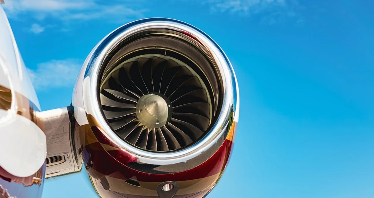 Aircraft engine — chromium-bearing superalloys in service